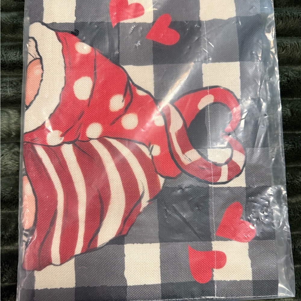 Valentine's Gnome Love Garden Flag - Picture 4 of 4